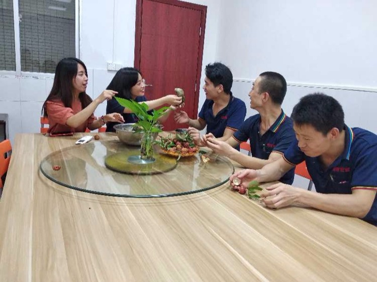 2018端午节纸箱91短视频免费入口厂家91短视频APP黄片安卓包装开展包粽子活动